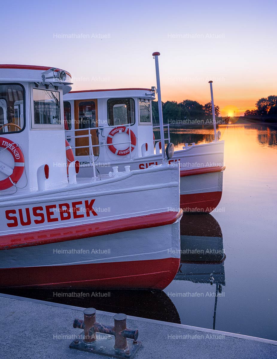 Hamburg Fotos Alster - ALS-00014-Sonnenaufgang-am-Anleger-Jungfernstieg Hamburg Fotos Alster - ALS-00014-Sonnenaufgang-am-Anleger-Jungfernstieg