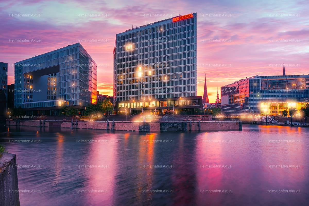 Hamburgbilder HAL-00036-Spiegelgebäude im Sonnenuntergang Hamburgbilder HAL-00036-Spiegelgebäude im Sonnenuntergang