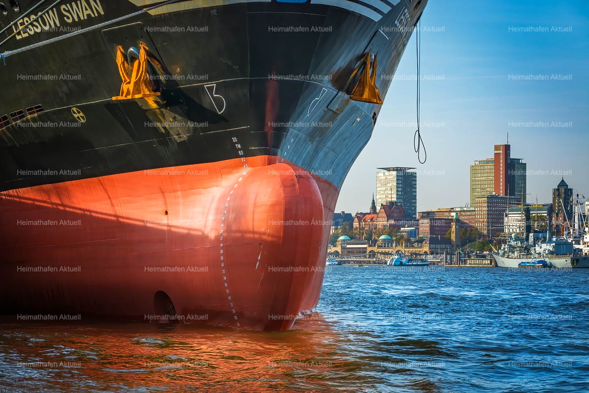HAF-00012-Dicker-Pott-im-Hamburger-Hafen-vor-Landungsbrücken HAF-00012-Dicker-Pott-im-Hamburger-Hafen-vor-Landungsbrücken