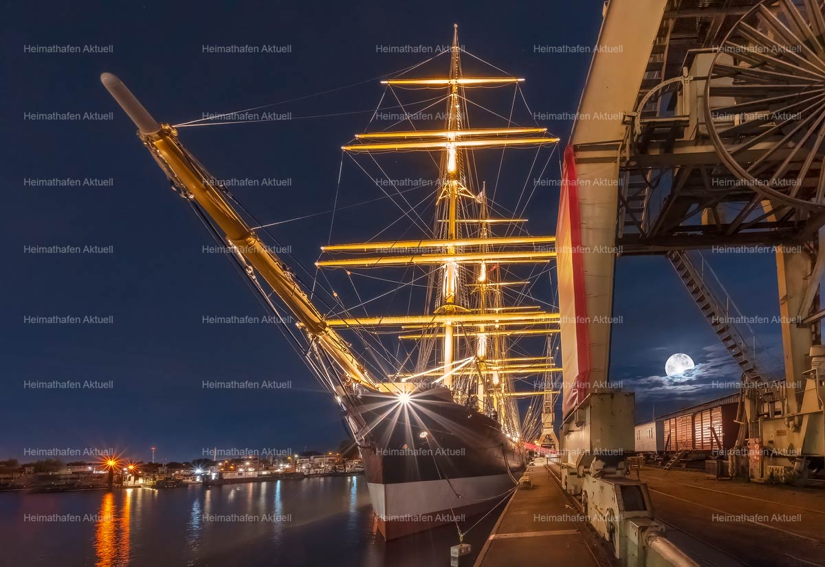 Hafenfotos-HAF-00203-Viermastbark-PEKING-bei-Vollmond Hafenfotos-HAF-00203-Viermastbark-PEKING-bei-Vollmond