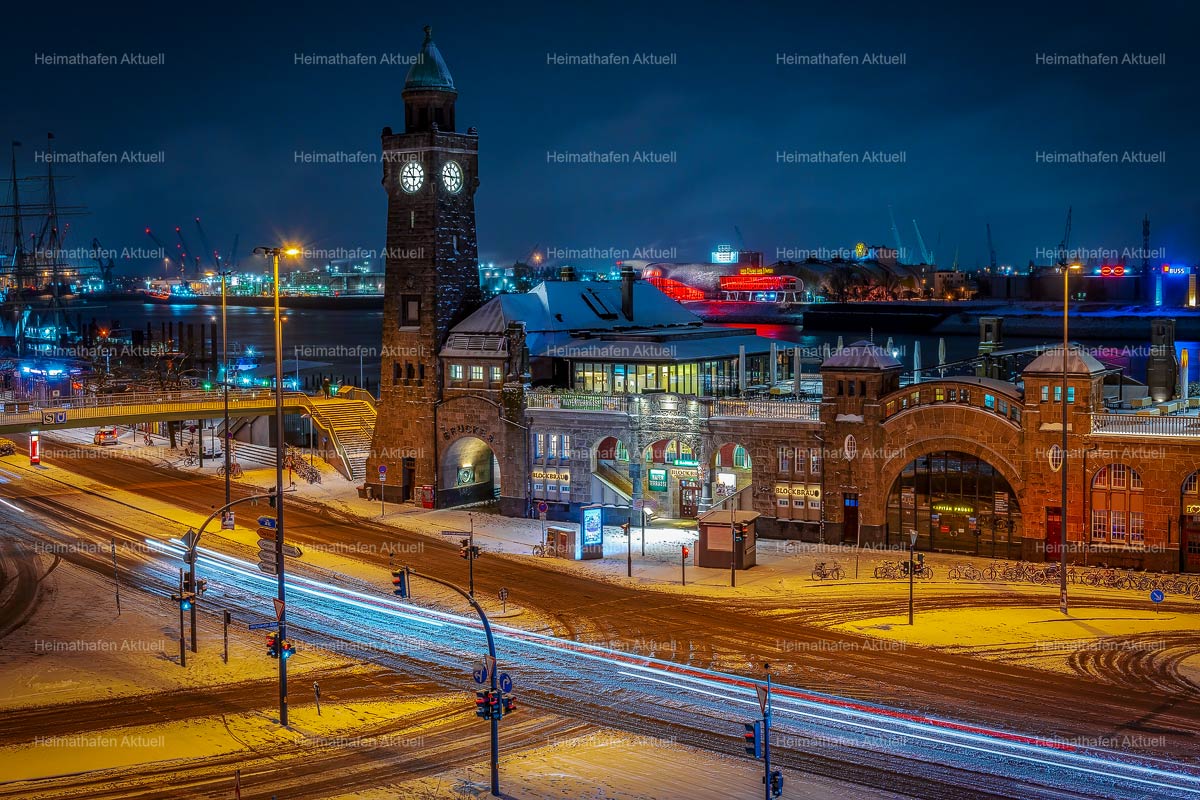 Hamburg-Foto-HAF-00186-Landungsbrücken-Pegelturm-Abend Hamburg-Foto-HAF-00186-Landungsbrücken-Pegelturm-Abend