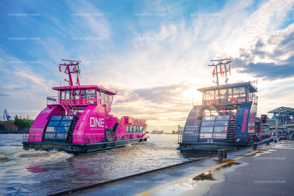 Hamburg Fotos und Bilder-HAF-00200-Hafenfähren-Landungsbrücken Hamburg Fotos und Bilder-HAF-00200-Hafenfähren-Landungsbrücken