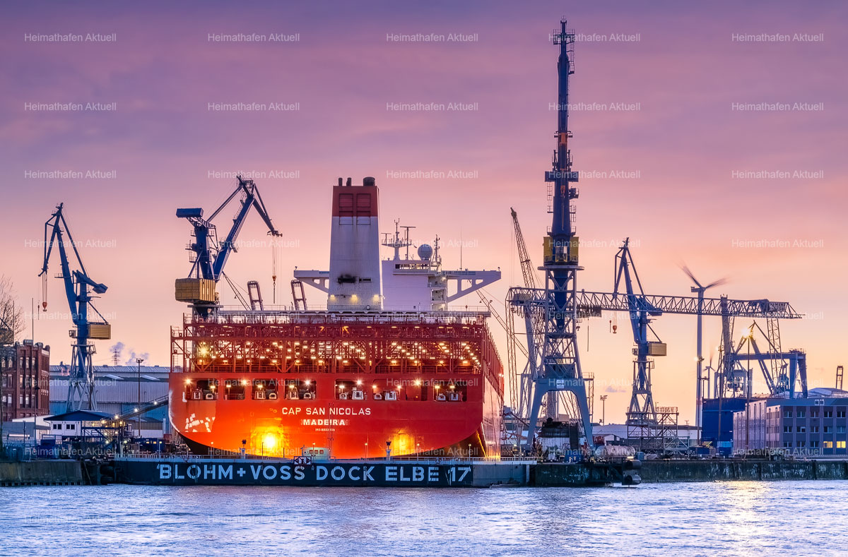 Hamburg Foto-HAF-00107- CAP SAN NICOLAS im Dock 17 bei Blohm+Voss Hamburg Foto-HAF-00107- CAP SAN NICOLAS im Dock 17 bei Blohm+Voss